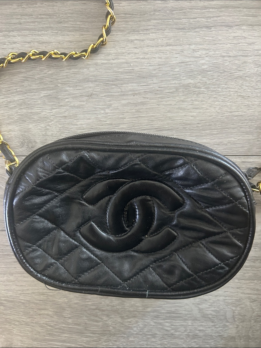 VINTAGE Quilted Lambskin Leather Crossbody Bag with Gold Chain and Tassel - Picture 2 of 11